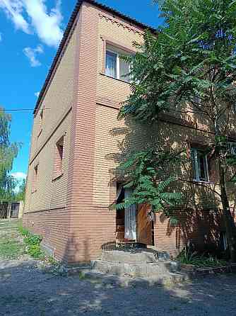 Продаётся просторный дом с большим подвалом и участком Донецк