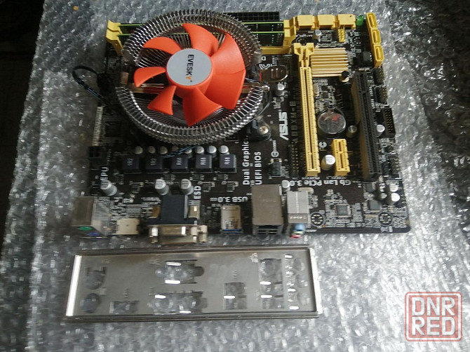 Комплект A8-7500 и плата Asus Fm2+ 16ГБ памяти с видео Radeon R7 Горловка - изображение 1