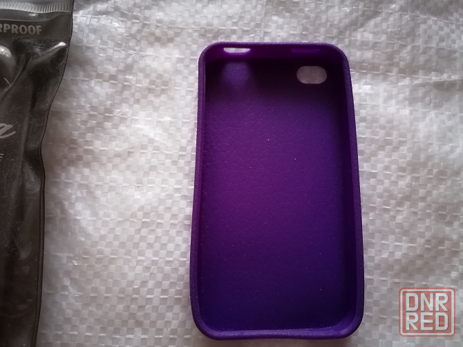 Чехол на iPhone 4/4S. Новый (в упаковке). Стаханов - изображение 2