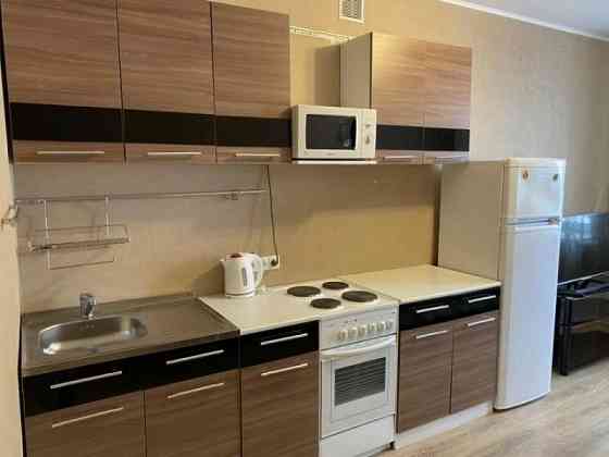 Сдается чистая, cвeтлая, однокомнатнaя квартира - 30 кв.м., нa 2 этaжe 9-этажнoгo домa в Ленинском Донецк