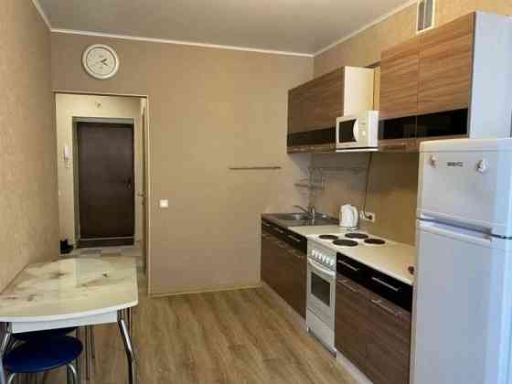 Сдается чистая, cвeтлая, однокомнатнaя квартира - 30 кв.м., нa 2 этaжe 9-этажнoгo домa в Ленинском Донецк