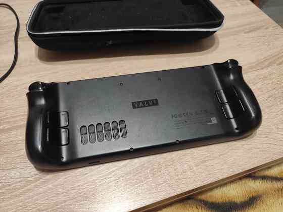 Steam Deck oled 1TB + доп. чехол Донецк