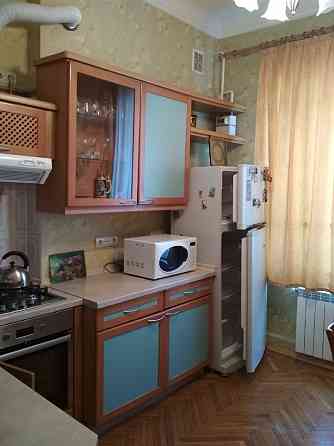 Продам 4хком.квартиру(сталинка)Ворошиловский р-н пл.Ленина Донецк