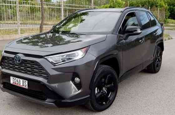 Продам Тойота RAV4 год выпуска 2022 Гибрид полный привод 4х4 бензин 2,5 обьем комплектация XSE Донецк