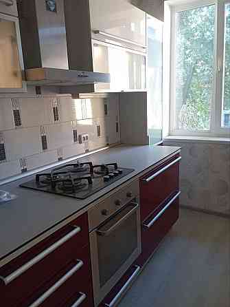Продам 3-х комнатную квартиру в Калининском районе (б. Шахтостроителей, конечная 4 троллейбуса) Донецк