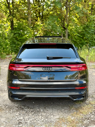 Продам Audi Q8 s-line Донецк