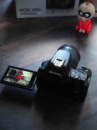 Canon 250D + 18-55 IS STM Макеевка