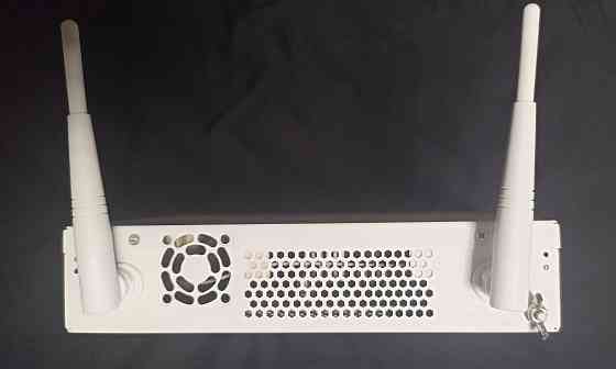 MikroTik Коммутатор CRS109-8G-1S-2HnD-IN Донецк