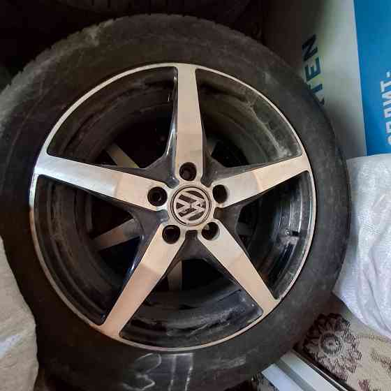 Продам 4 диска с резиной r 15 VW Макеевка