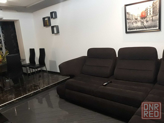 Сдаю двухкомнатную квартиру, 52.0 м² этаж 4, город Донецк, Калининский район, улица Разенкова Донецк - изображение 1
