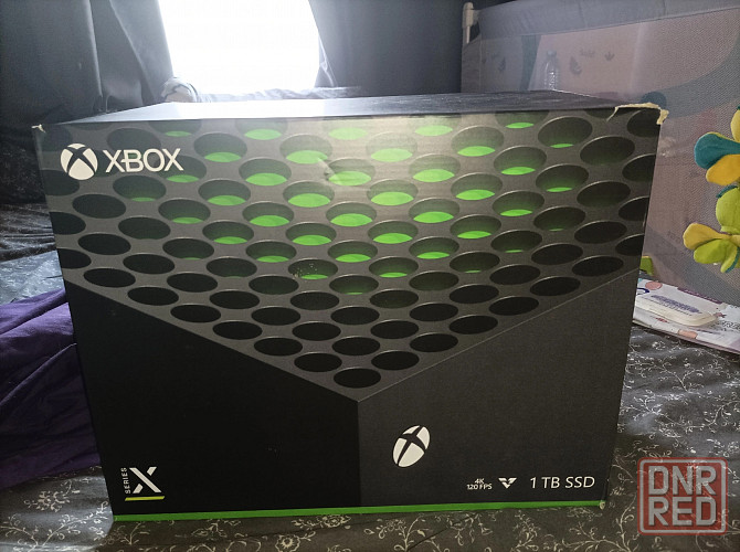 Продам консоль Xbox Series X 1TB + подписка. Донецк - изображение 1