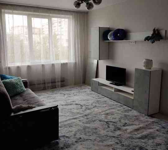 Сдаю двухкомнатную квартиру 45.0 м² этаж 2/9. Район: Ворошиловский Донецк