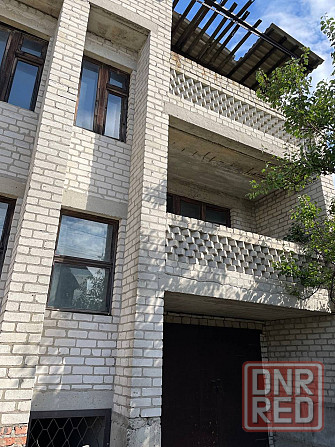Роскошная трёхэтажная дача с участком 6 соток в Ленинском районе Донецк - изображение 2