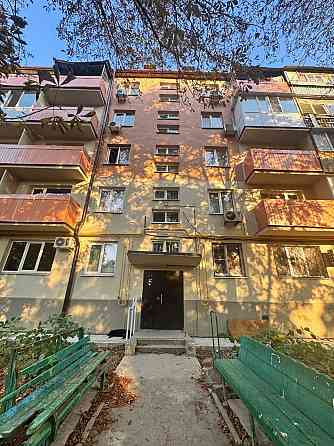 Продаётся просторная и светлая трёхкомнатная квартира Мариуполь