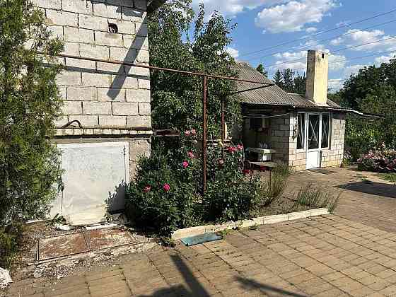 Предлагается на продажу 2 дома на одном участке, расположены в Ленинском районе Донецк