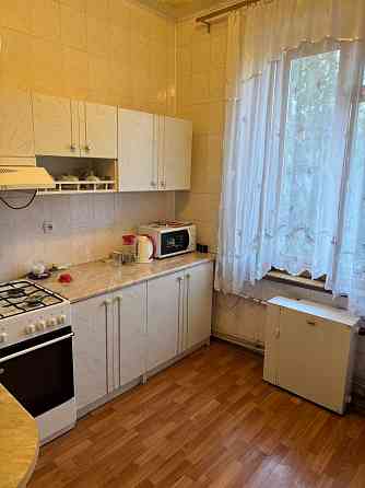 Продам сталинку 75 кв.м. с индивидуальным отоплением в самом центре, рядом Универмаг, налоговая Макеевка
