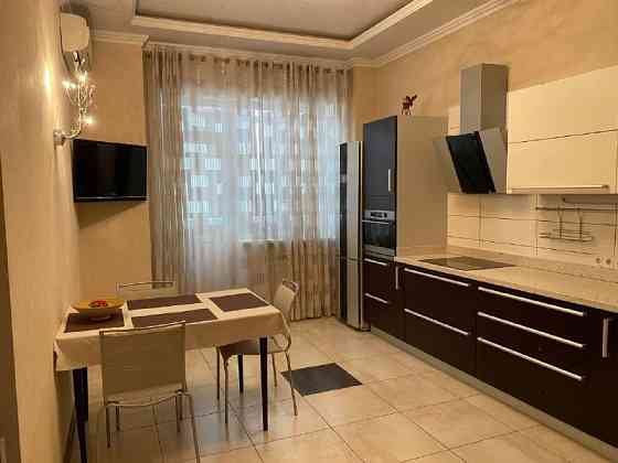 Продам 3к.квартиру с паркингом. жк Замковый Донецк