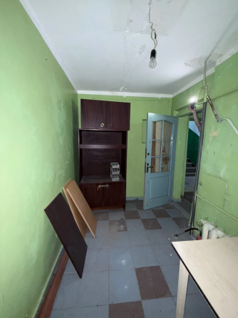 Продам встроенное нежилое помещение г. Макеевка Червоногвардейский район поселок Калинино ул. Ботан Макеевка