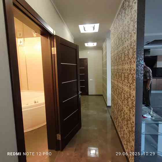 Продам 3- х комнатную, новострой , шахтерская площадь Донецк