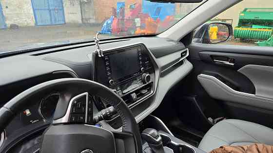 продам авто тойота хайлендер 2021г12месяц (гибрид) Донецк