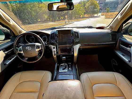 Toyota Land Cruiser 200 2010 года выпуска Донецк