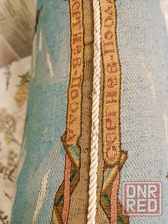 Подушка с наволочкой гобелен Макеевка - изображение 4