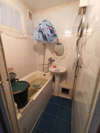Продам квартиру 2 комнатную 4/5 г. Макеевка, ц-г р-н, кв-л Шахтерский Макеевка
