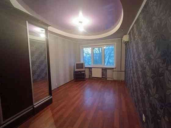 продам 2-комнатную квартиру на пл.Свободы Донецк