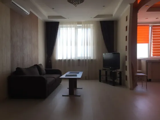 ARENDA KomFort Klass - Новострой в Центре Донецка ! Вода Круглосуточно ! Паркинг , Консьерж ! Донецк