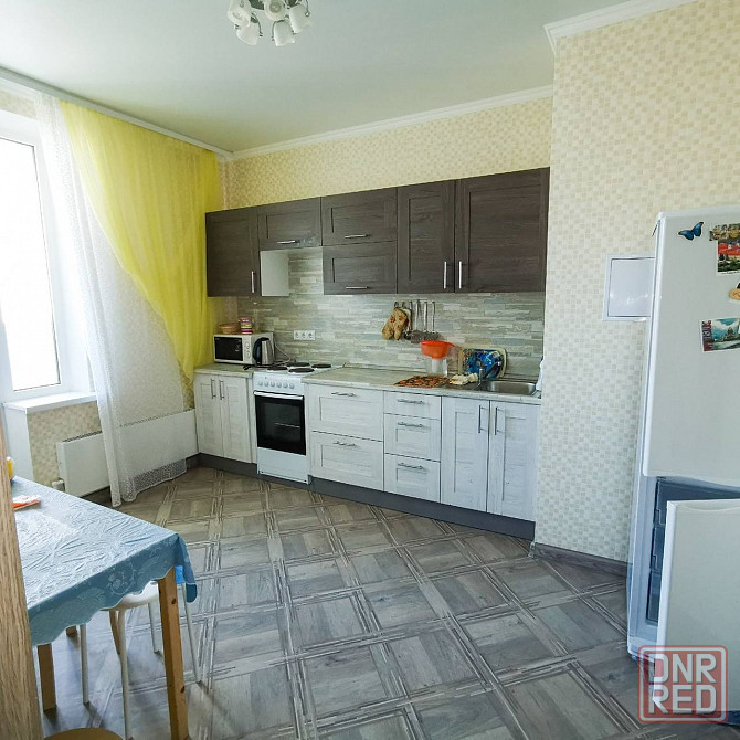 Сдаётся двухкомнатная квартира в Ворошиловском районе, ул. Челюскинцев Донецк - изображение 1