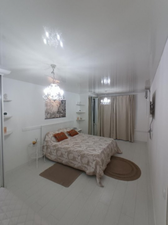 Сдам 1-комн. квартиру 42 м² (ул. Розы Люксембург) Донецк