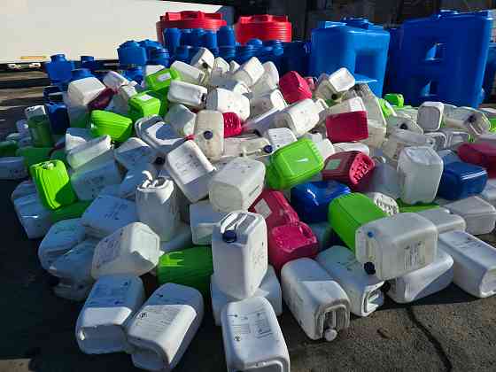 Канистры пластиковые 25л б\у Донецк