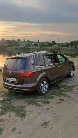 Продам Volkswagen Sharan 2012 года 2.0 TDI в отличном состоянии Макеевка