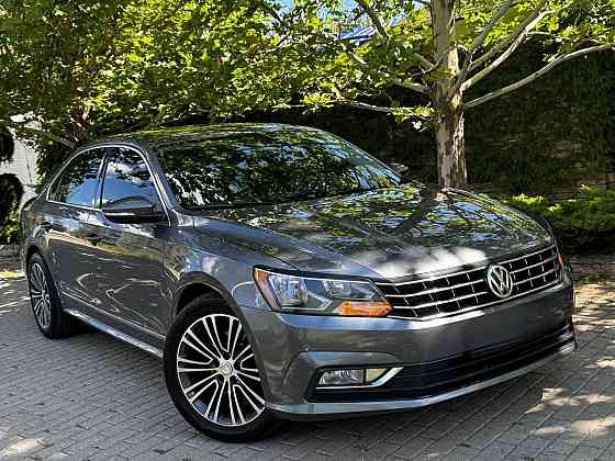 продам volkswagen passat b7 2015 года! Донецк