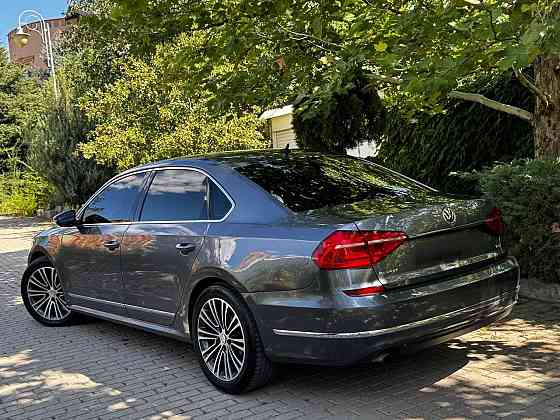 продам volkswagen passat b7 2015 года! Донецк