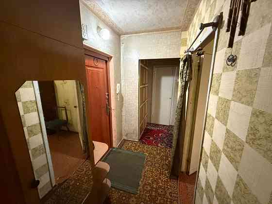 Продам 2-х ком. кв., 1/9 эт., 52 м.кв. - Макеевка, квл. Железнодорожный, 53 школа Макеевка
