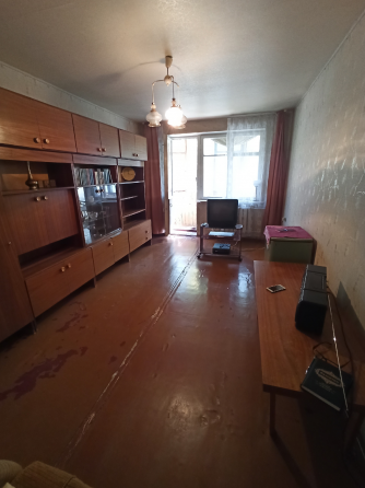 Продам 2 комнатную квартиру 3/5 Город Харцызск (центр), ул. Октябрьская Харцызск