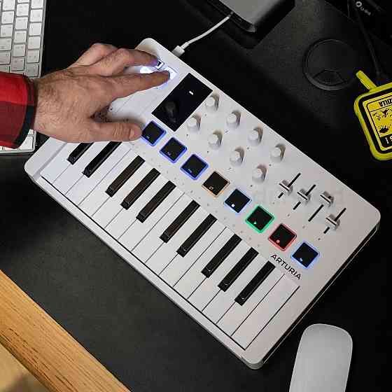MIDI-клавиатура Arturia MiniLab 3, USB-контроллер Донецк