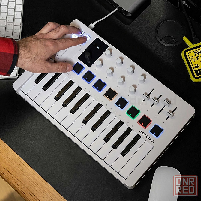 MIDI-клавиатура Arturia MiniLab 3, USB-контроллер Донецк - изображение 2