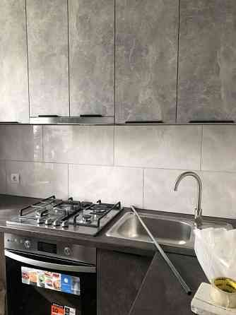 Сдам двухкомнатную квартиру Калининском районе напортив мед Донецк