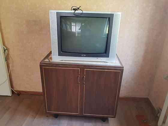 Комод с телевизором отдам даром Донецк