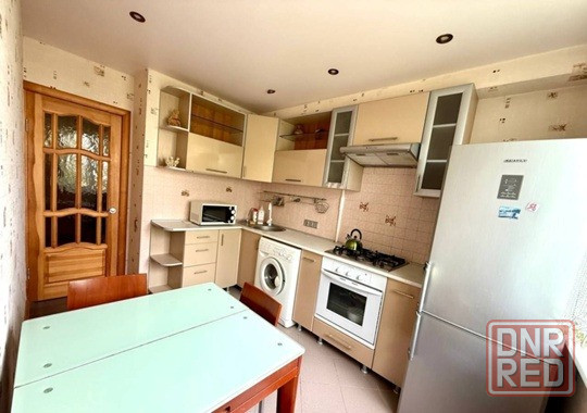 Сдаю двухкомнатную квартиру 52.0 м² этаж 3/9. Будёновский район, Караван Донецк - изображение 3