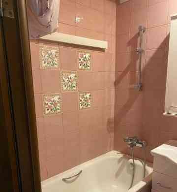 Сдается: Двухкомнатная квартира Этаж: 5/9 Район: Кировский Площадь квартиры: 45м² Донецк