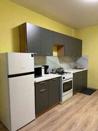 Предлагается к аренде стильная 2-комнатная квартира на втором этаже нового дома с евроремонтом. Донецк