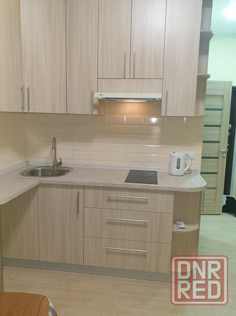 Сдается уютная однокомнатная квартира в Ворошиловском районе, расположенная на живописной набережной Донецк - изображение 1