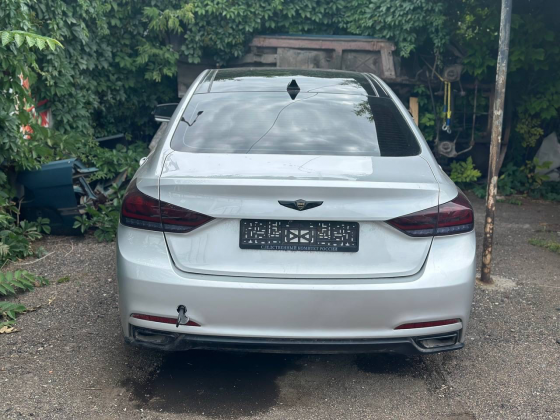 Продам Genesis g70 Донецк