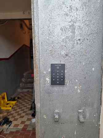 Установка и замена дверных замков/доводчиков/домофонов Донецк