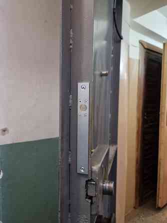 Установка и замена дверных замков/доводчиков/домофонов Донецк