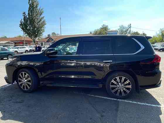 Lexus LX 4500d 2017 год Официальная вся в родном окрасе полная комплектация Донецк