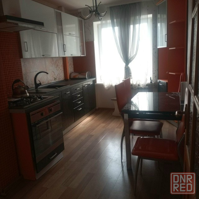 Продажа квартиры 3 комнатной, Шахтерск, мкр. Журавлевка Шахтерск - изображение 1